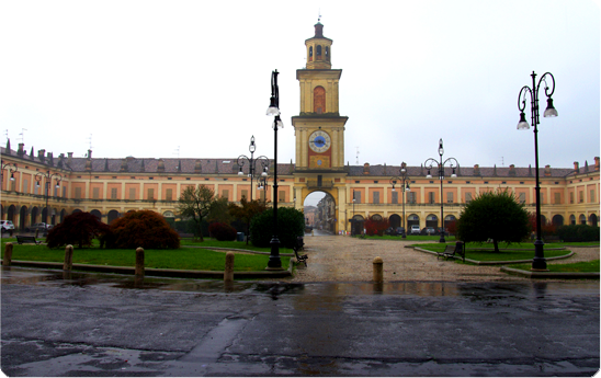 01_piazza_gualtieri